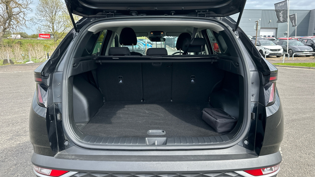 Hyundai Tucson Se Connect Black #3
