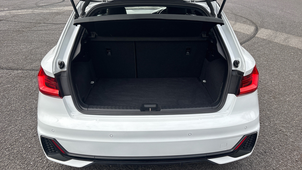 Audi A1 Black Edition HD21FDN White #4