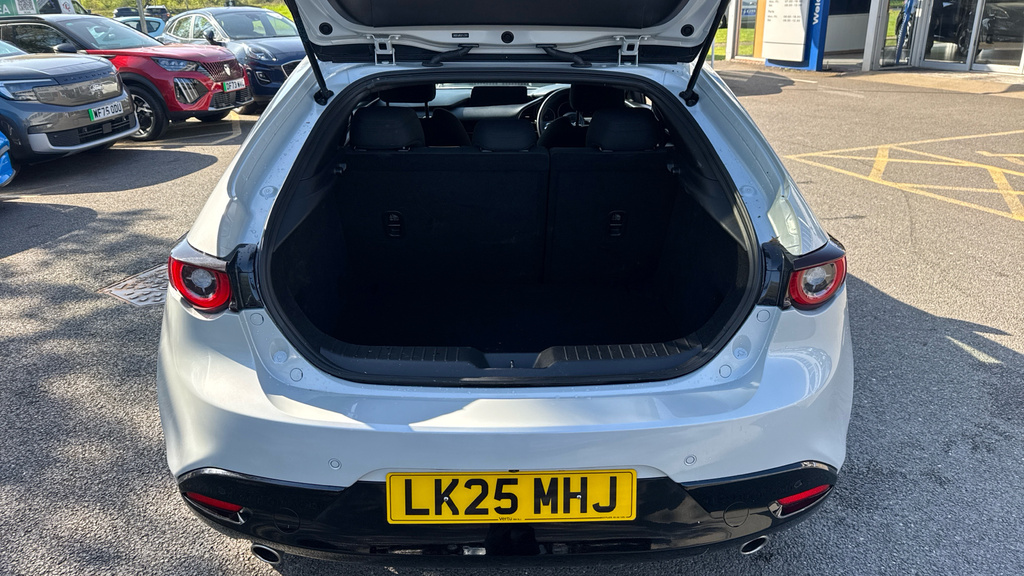 Mazda 3 Exclusive-line LK25MHJ White #4