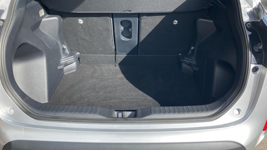 Toyota Yaris Cross Design Silver #4