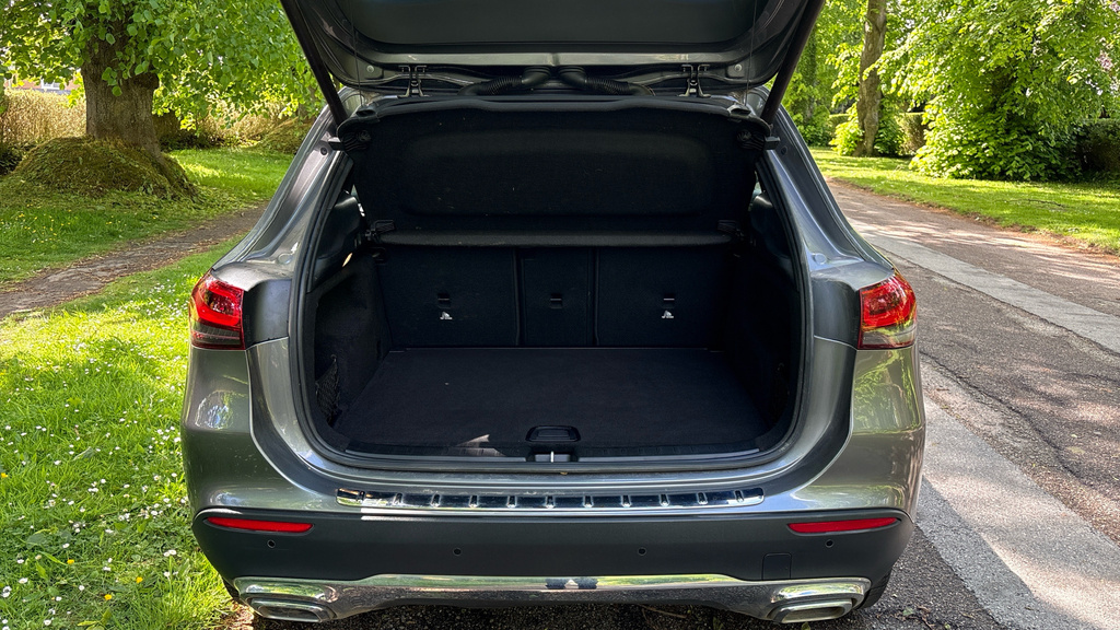 Mercedes-Benz GLA Class Sport Grey #4