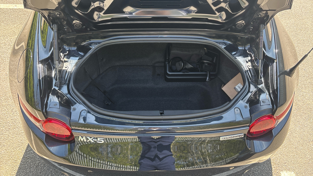 Mazda MX-5 Sport Black #4
