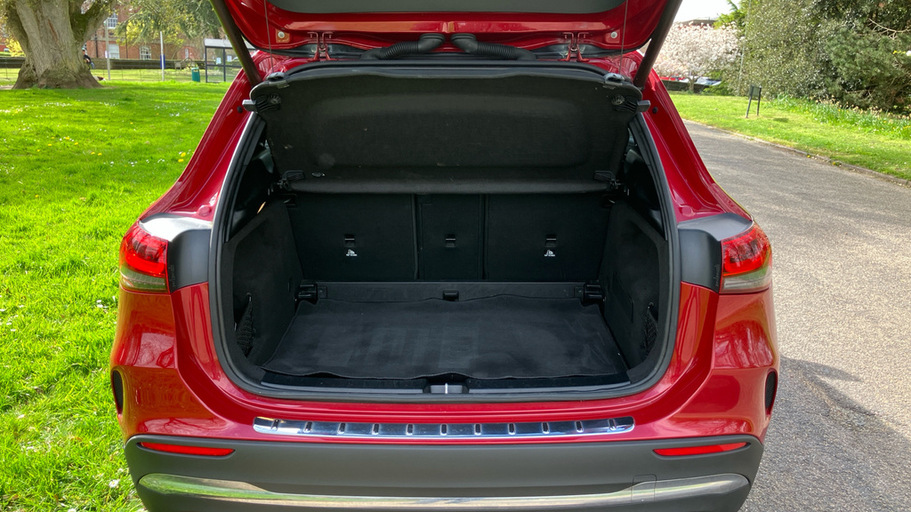 Mercedes-Benz GLA Class Amg Line OV21VFP Red #4