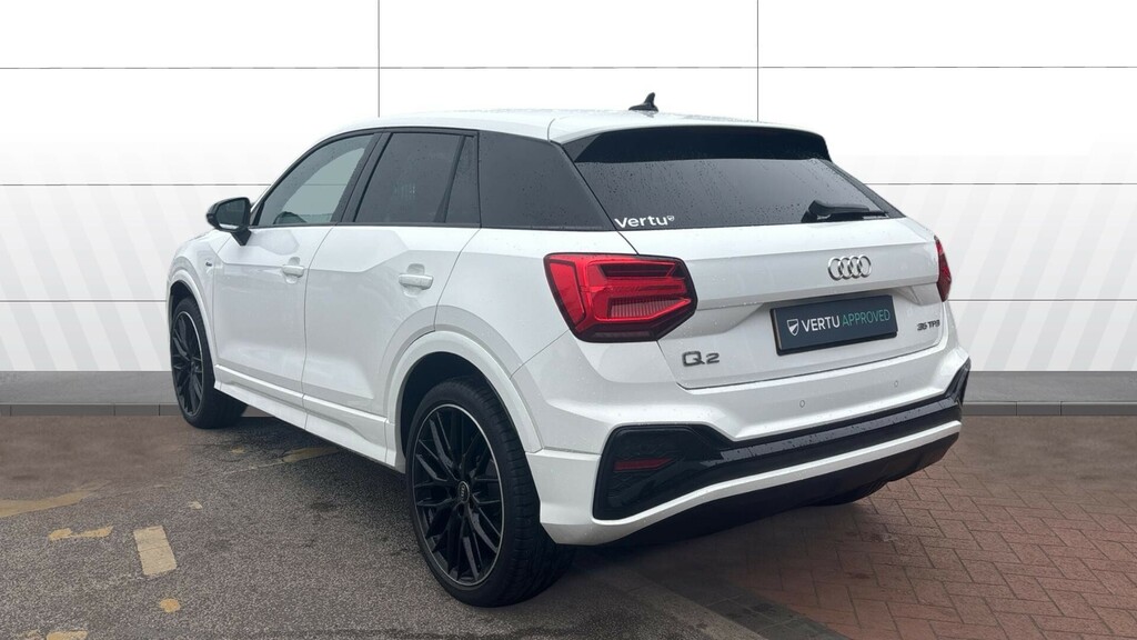 Audi Q2 Black Edition VU22CLO White #2