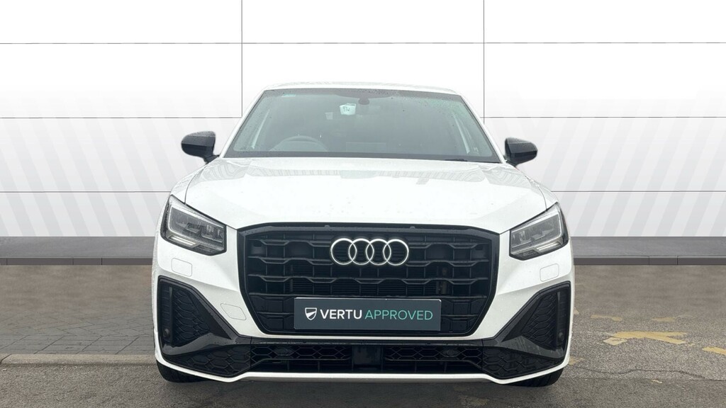 Audi Q2 Black Edition VU22CLO White #3