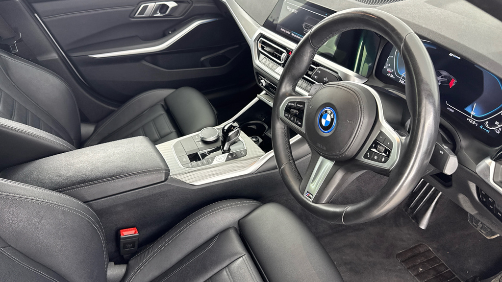 BMW 3 Series M Sport NL22NFH White #6