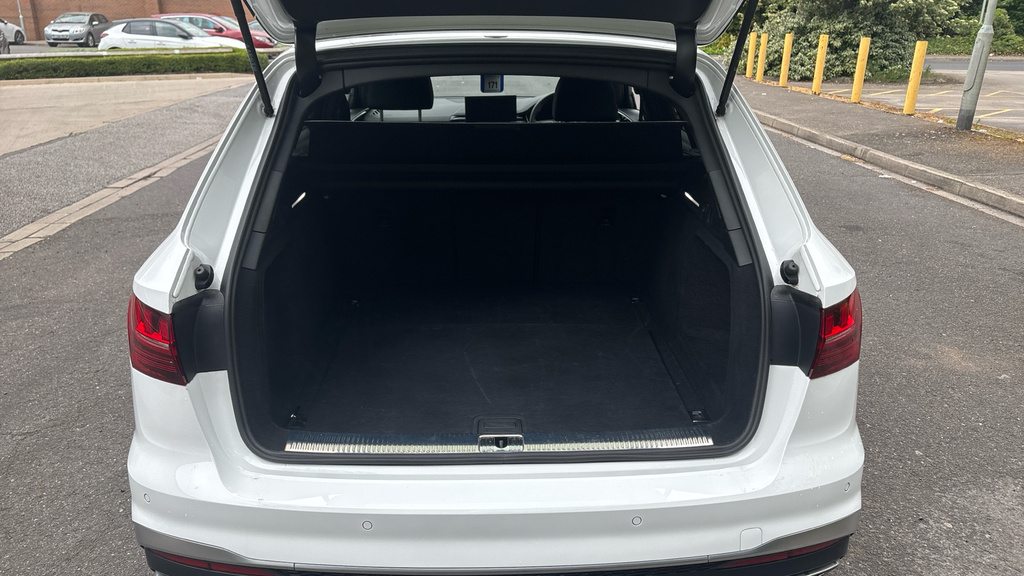 Audi A4 S Line YH23PXB White #4