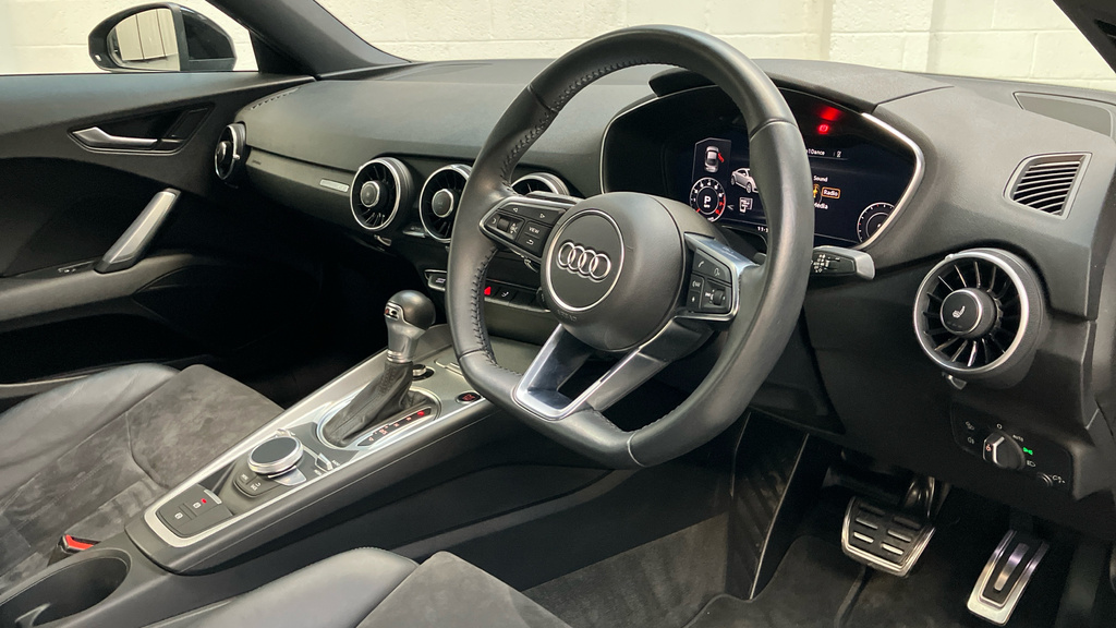 Audi TT Sport VN22LGL Black #6