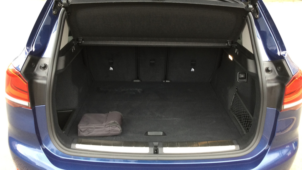 BMW X1 Xline Blue #4