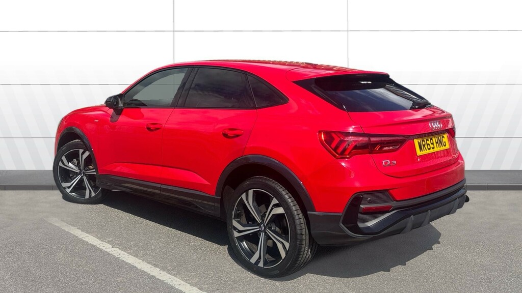 Audi Q3 Edition 1 Red
