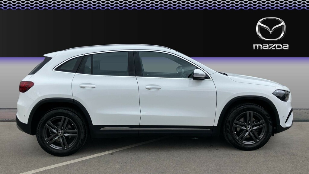Mercedes-Benz GLA Class Sport Edition YE74LWF White #5
