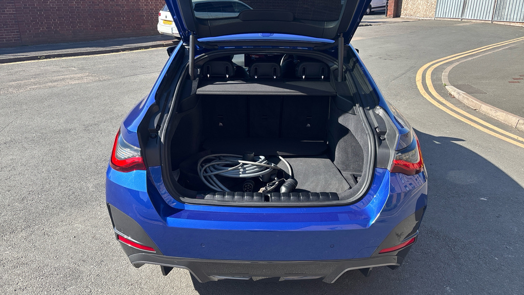 BMW i4 M Sport Blue #4