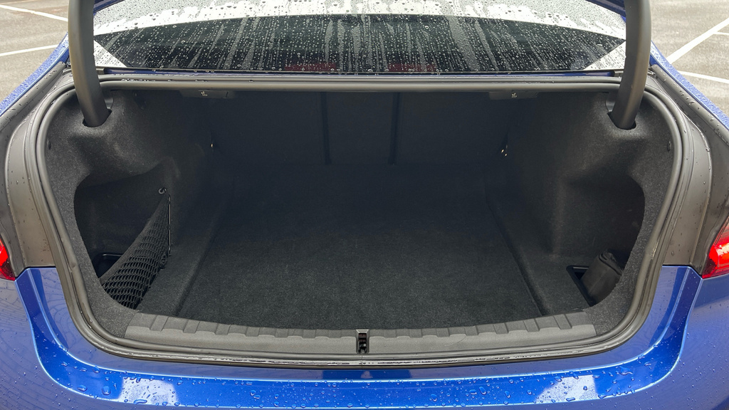 BMW 3 Series M Sport YG74OFX Blue #4