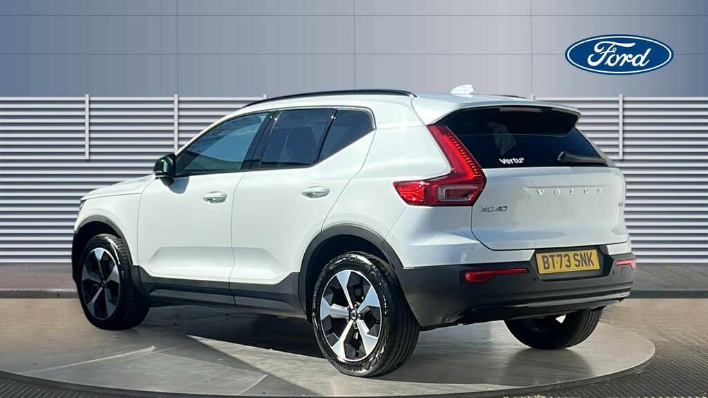 Volvo XC40 Ultimate White #2