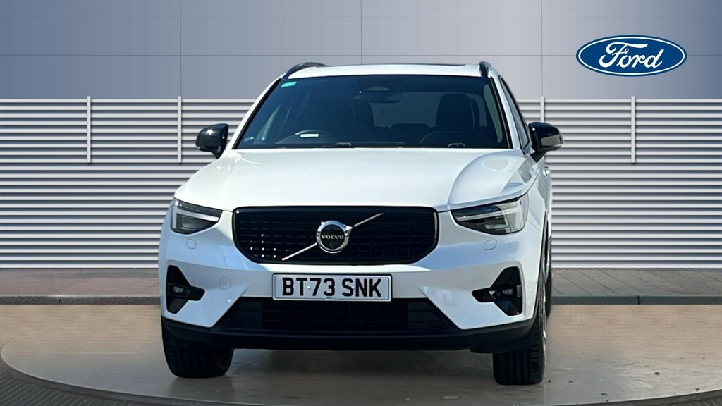 Volvo XC40 Ultimate White #3