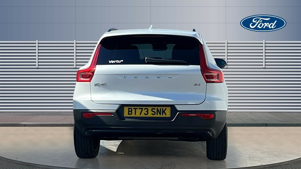 Volvo XC40 Ultimate White #6