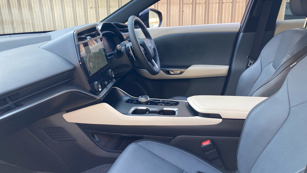 Lexus RZ Premium #5