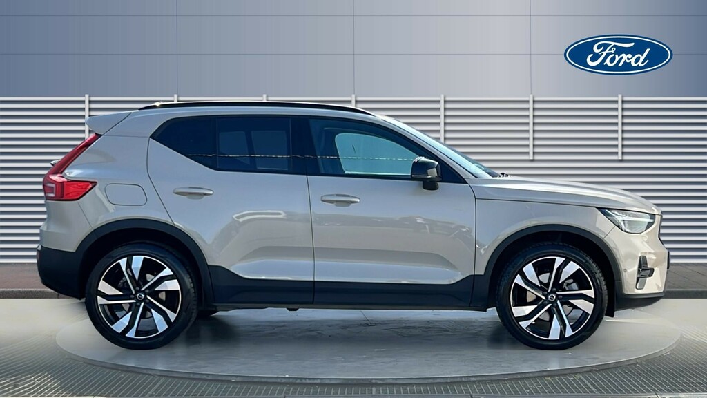 Volvo XC40 Ultra Gold #5