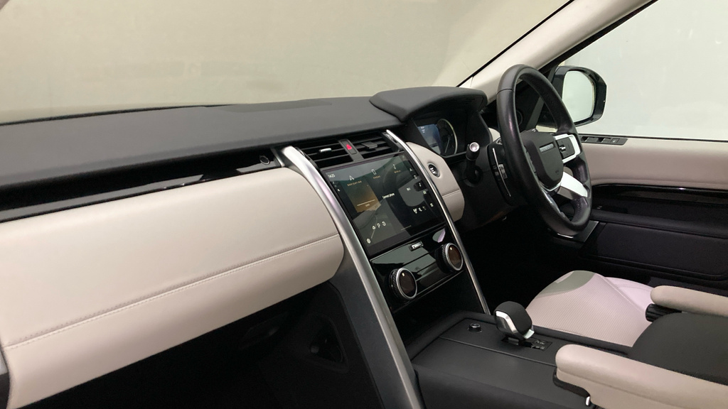 Land Rover Discovery S YK22OZL Black #2
