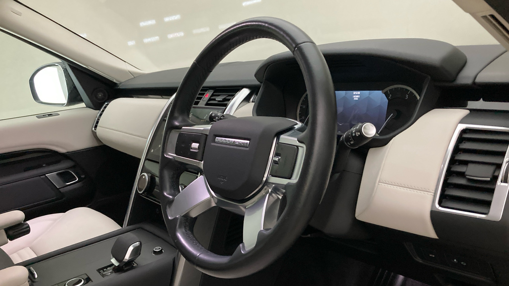 Land Rover Discovery S YK22OZL Black #6