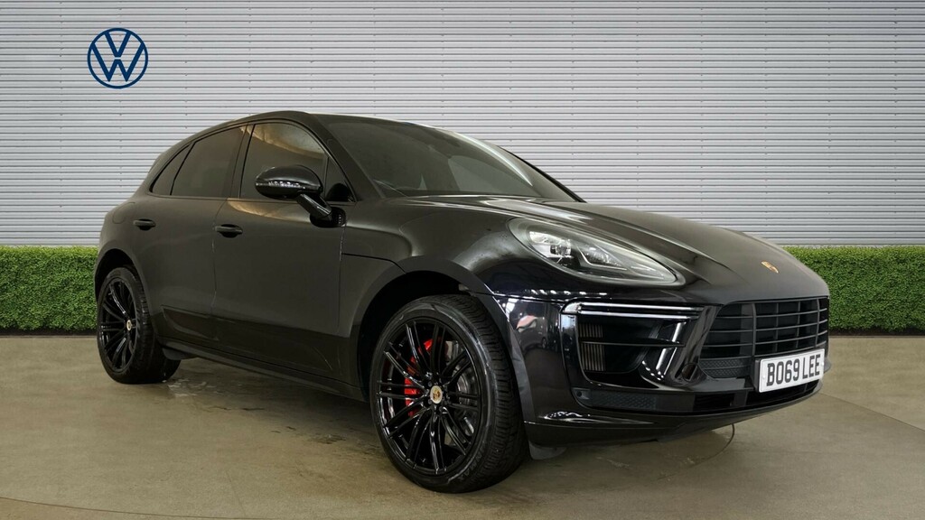 Porsche Macan Turbo Black