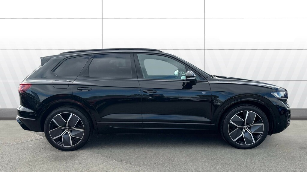 Volkswagen Touareg Black Edition YC75HXH Black #5