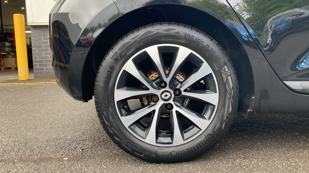 Renault Clio Iconic Black #5
