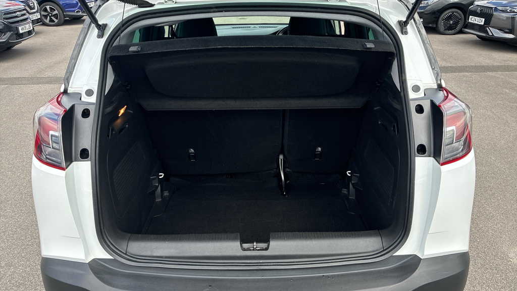Vauxhall Crossland X Elite White #4