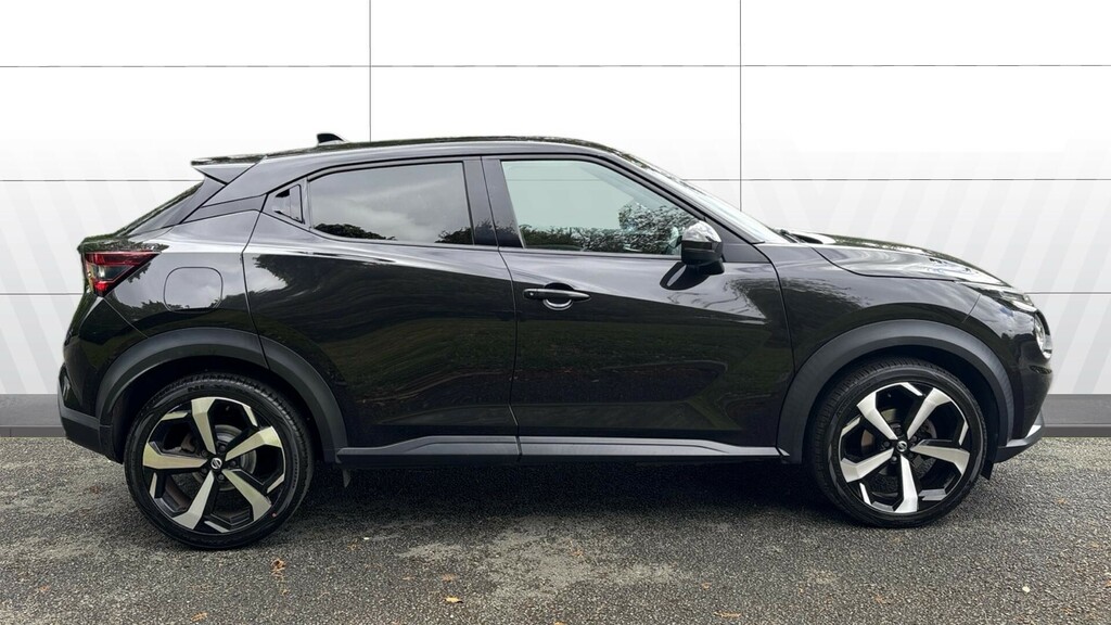 Nissan Juke Tekna Black #5