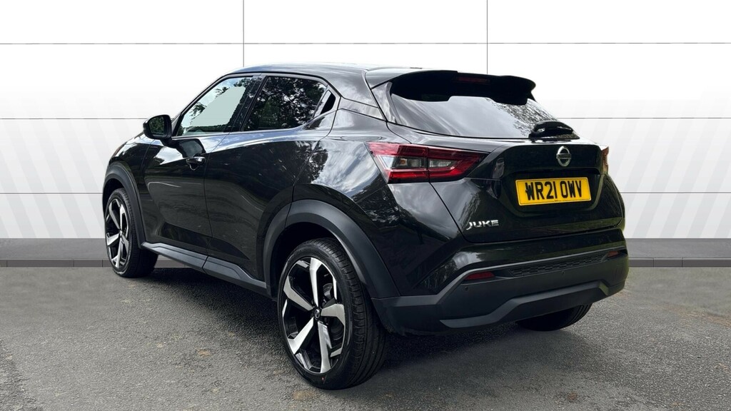 Nissan Juke Tekna Black #2