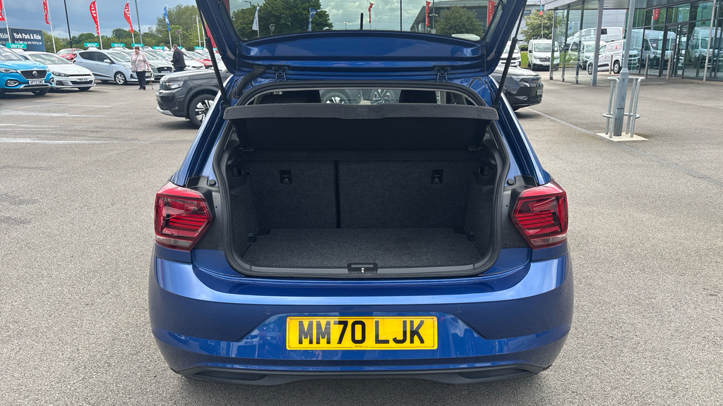 Volkswagen Polo Match Blue #4