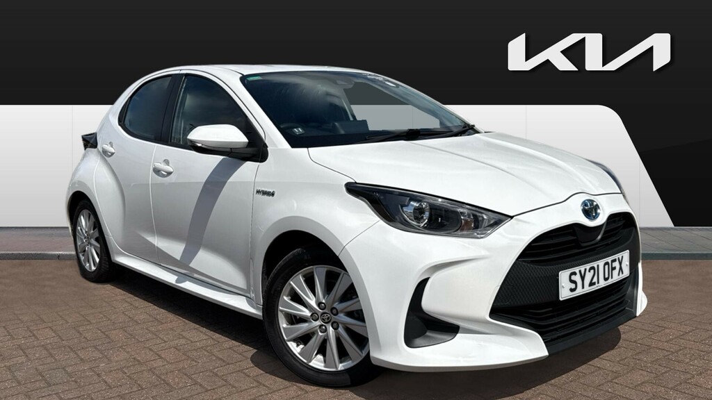 Toyota Yaris Icon White