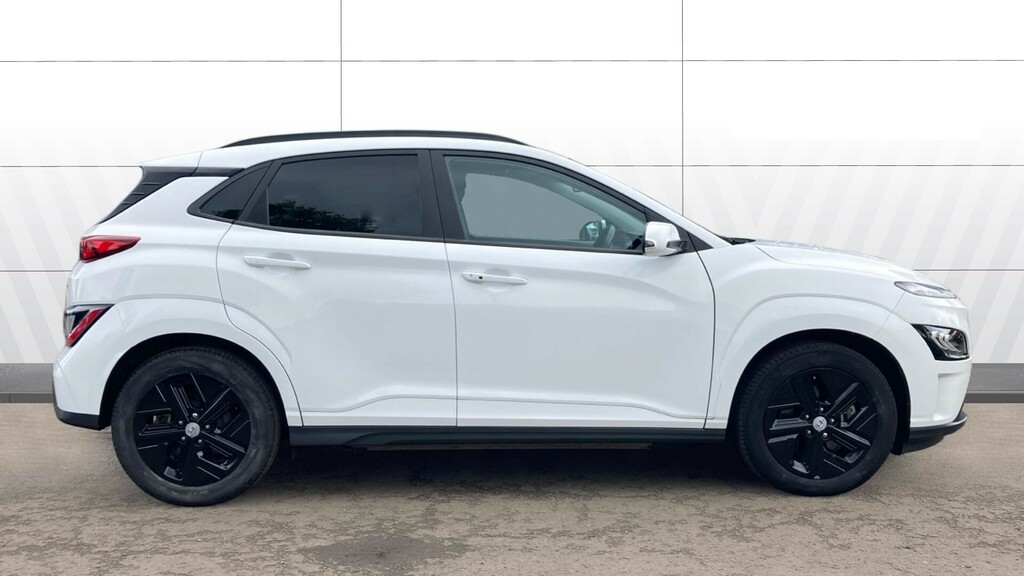 Hyundai Kona Premium White #5