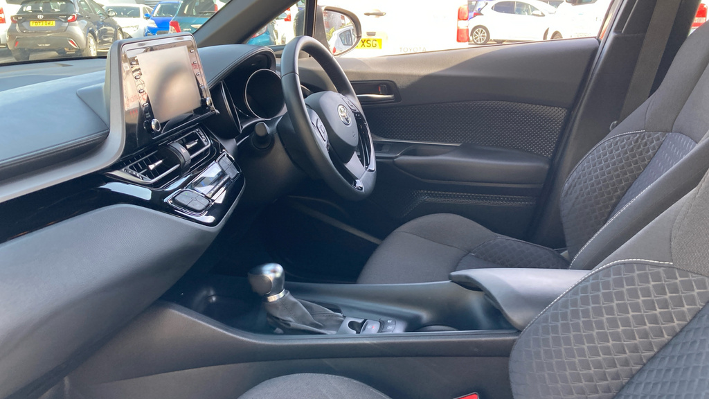 Toyota C-Hr Icon KR72XWN Black #5