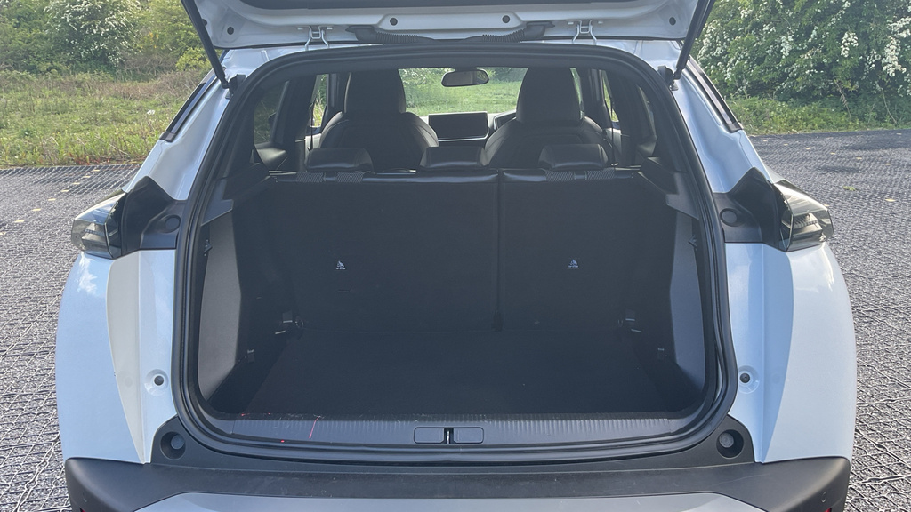 Peugeot 2008 Gt LD74TLO White #4