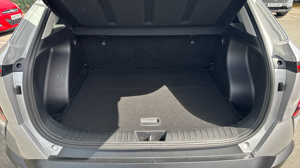 Hyundai Kona Advance Silver #4