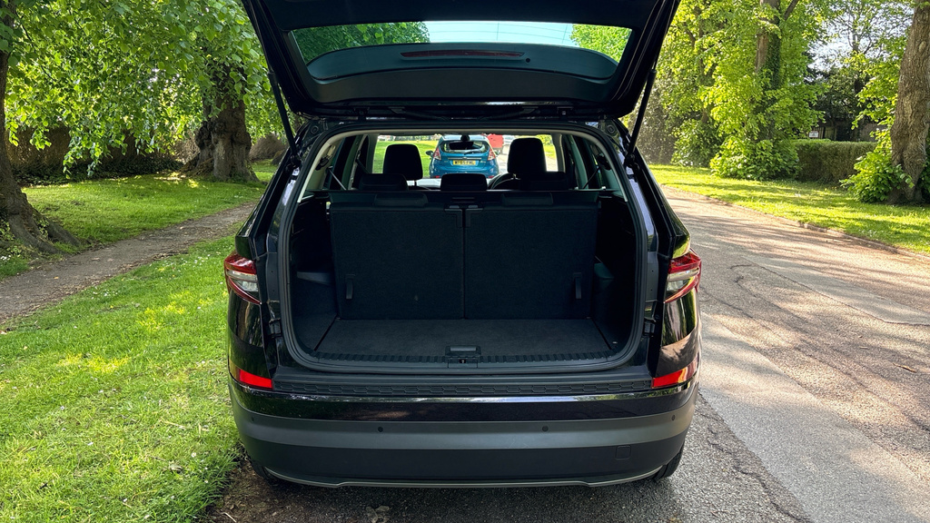 Skoda Kodiaq Se Drive AJ72EJD Black #4