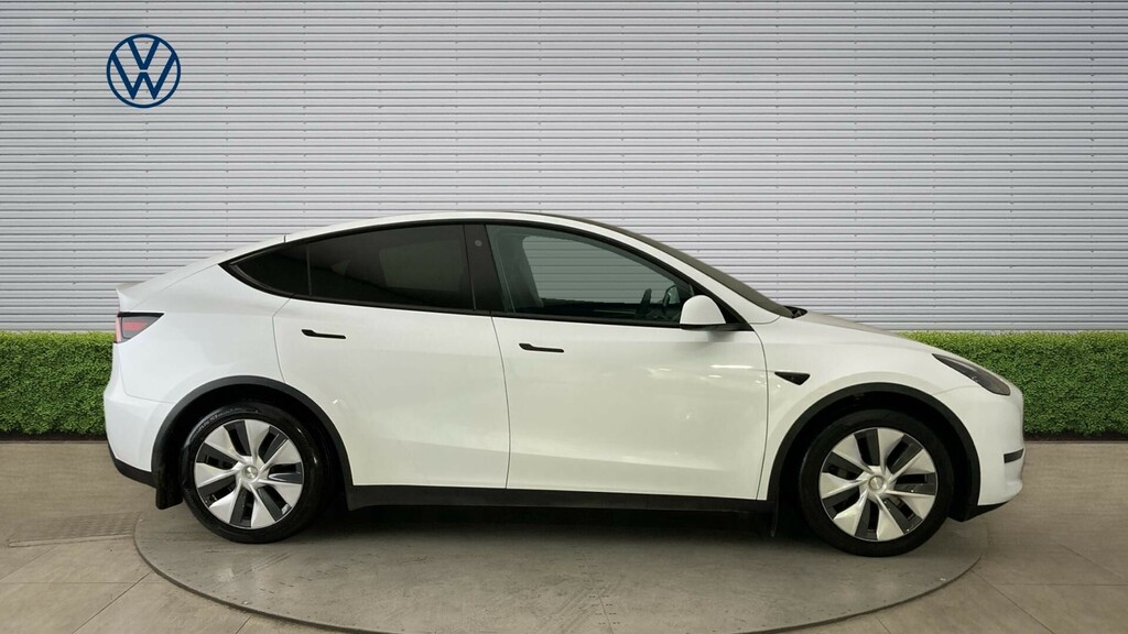 Tesla Model Y Hatchback ML73VPM White #4