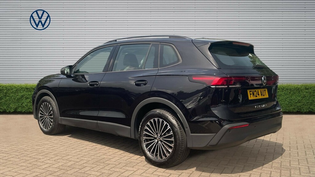 Volkswagen Tiguan Life Black #3