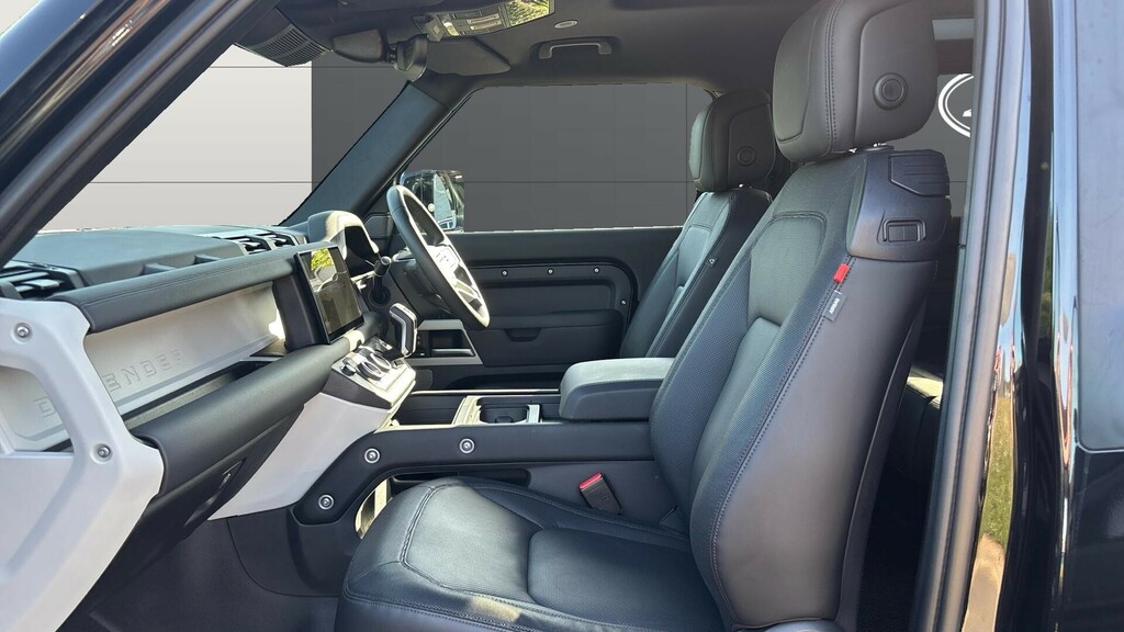 Land Rover Defender 90 X-dynamic Hse YC73AKO Black #3