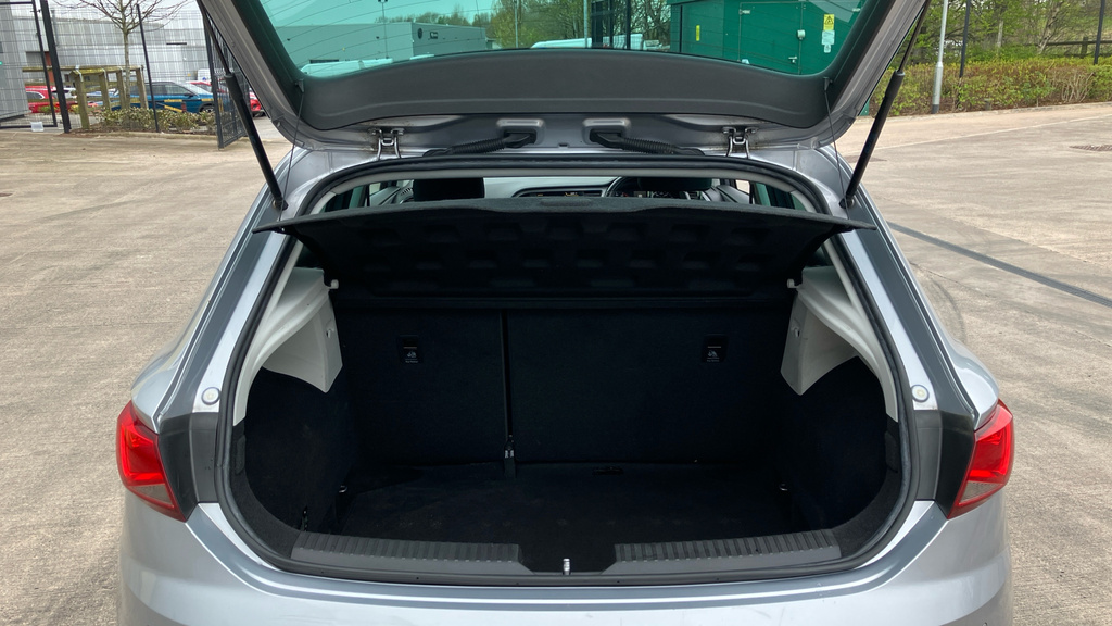 Seat Leon Se Dynamic Technology Silver #4