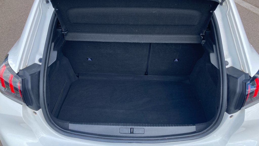 Peugeot 208 Allure White #4