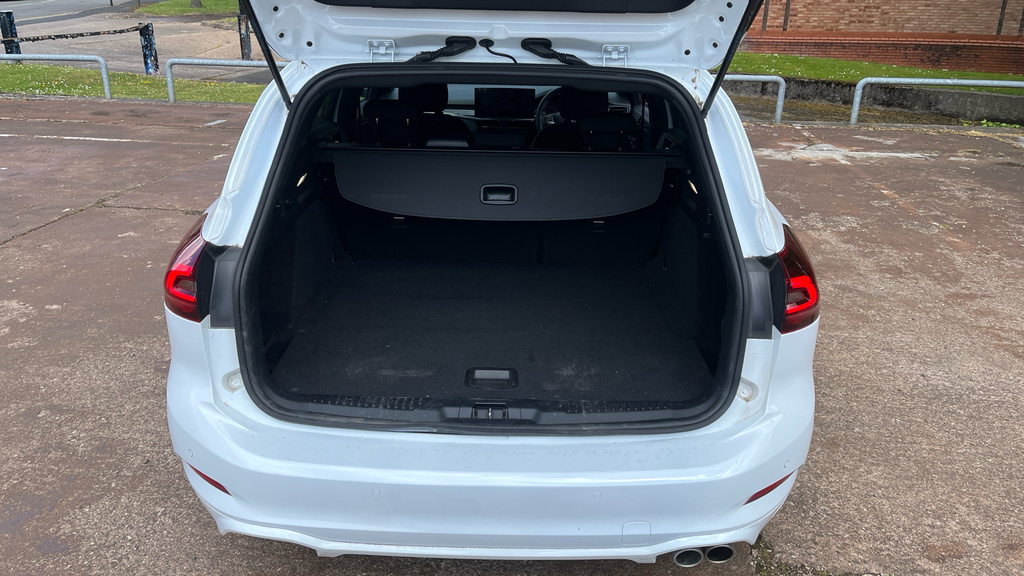 Ford Focus St-line EF74WXY White #4