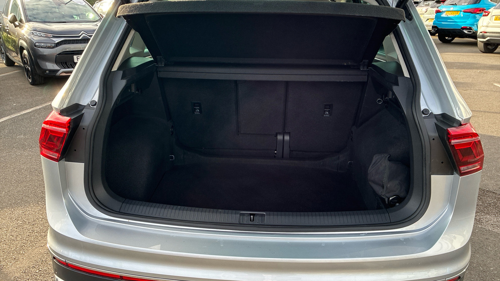 Volkswagen Tiguan Elegance Silver #4