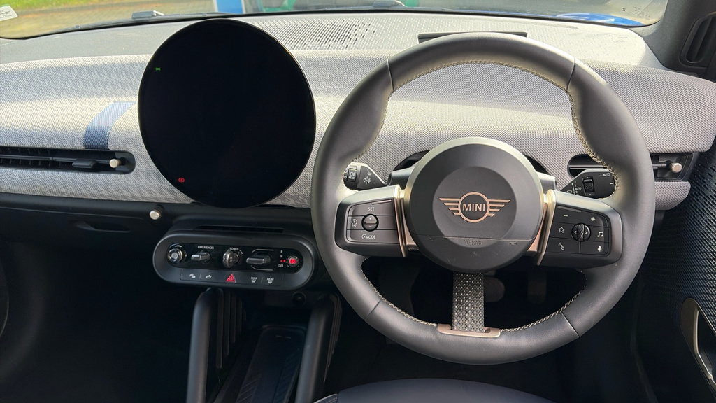 Mini Hatch Se Exclusive YG24PYN Blue #4