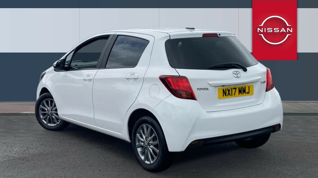 Toyota Yaris Icon White