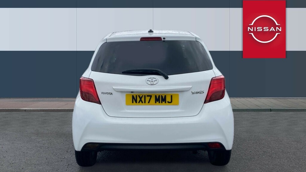 Toyota Yaris Icon NX17MMJ White #5