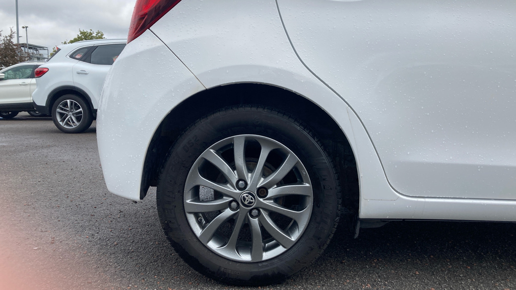 Toyota Yaris Icon NX17MMJ White #6