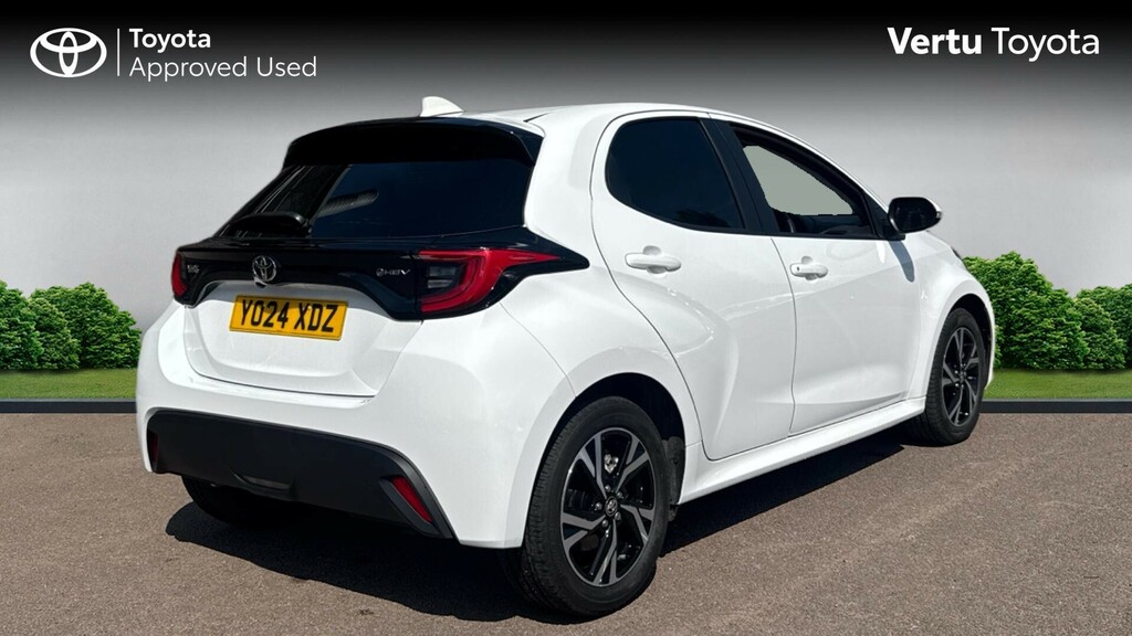 Toyota Yaris Design YO24XDZ White #2