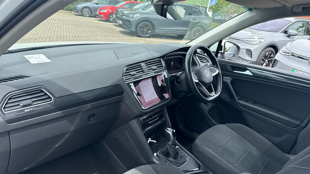 Volkswagen Tiguan Elegance White #2